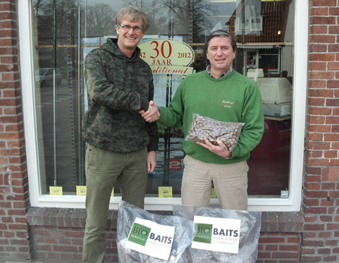 Arend Termorshuizen en Ton Temming met Bio Baits.jpg